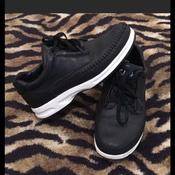 Clarks Other - Clark’s Caribou Black Mans Shoes - Leather upper